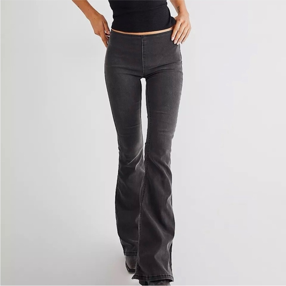 We The Free Penny Pull- on Bellbottom Flare in Washed Black Sz 31